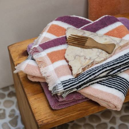 gradazioni coppia ospite e asciugamano